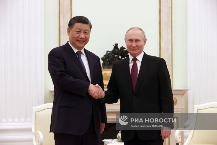 Путин пригласил китайских спортсменов в Казань