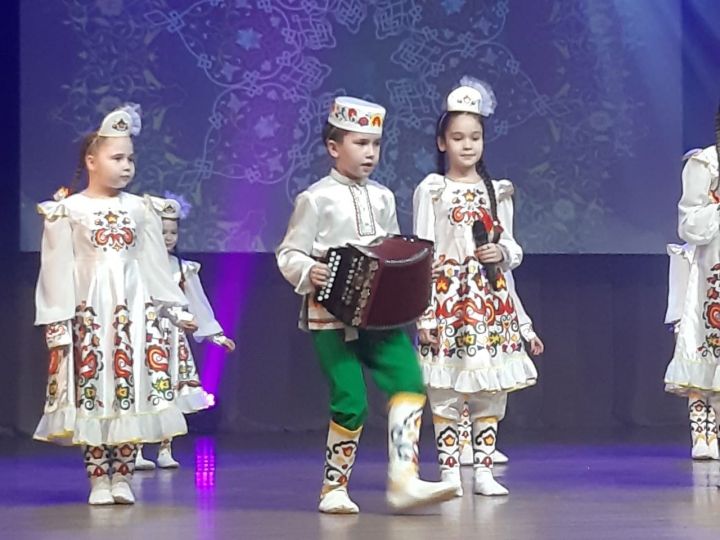 Зәйнең “Мирас” халык җыр һәм бию ансамбленең хисап концерты узды