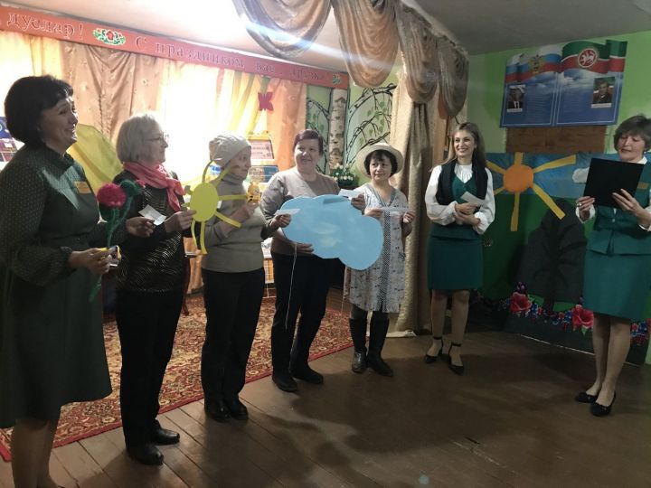Зәйнең үзәк китапханәсе Карамалы бистәсендә шигырь бәйрәме үткәрде