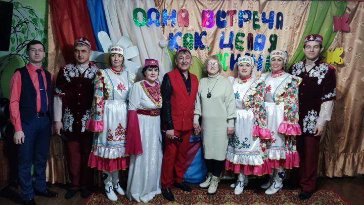 В сельских Домах культуры поздравили женщин-активисток с праздником