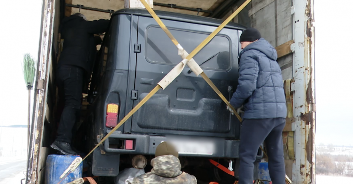 Хәрби операциядәге улларына “УАЗ” машинасы җибәрделәр