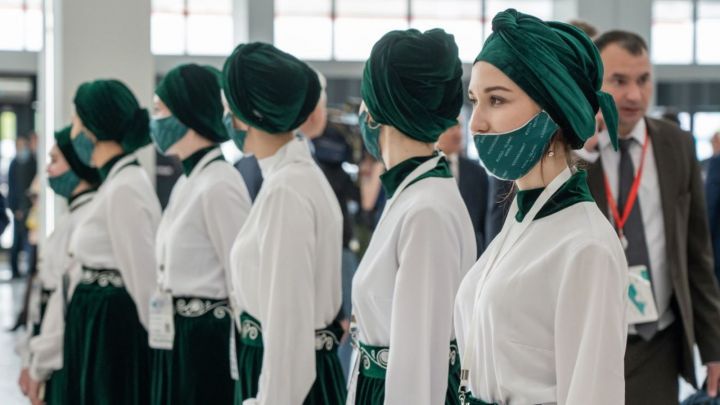 Начался отбор волонтеров для Международного экономического форума