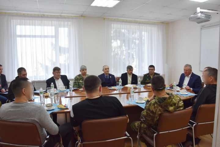 Зәйдә ялга кайткан хәрбиләр белән чираттагы очрашу узды