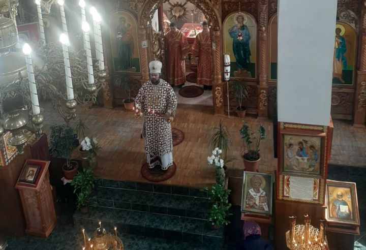 В Заинск привезли Благодатный огонь