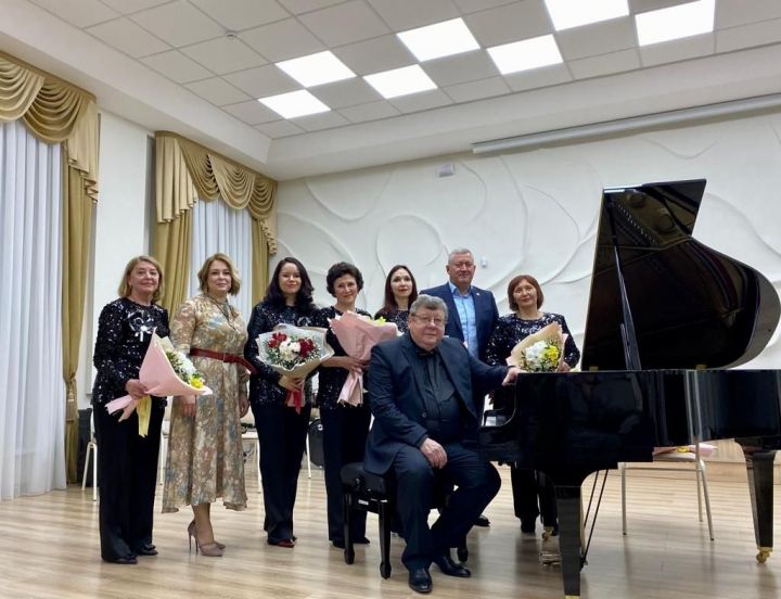 Коллектив импровизирующих пианистов «Импровиз-Рояль» дал концерт в Заинской музыкальной школе