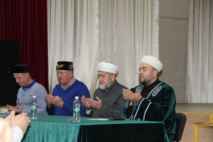В Заинске коллективный ифтар собрал более 150 мусульман