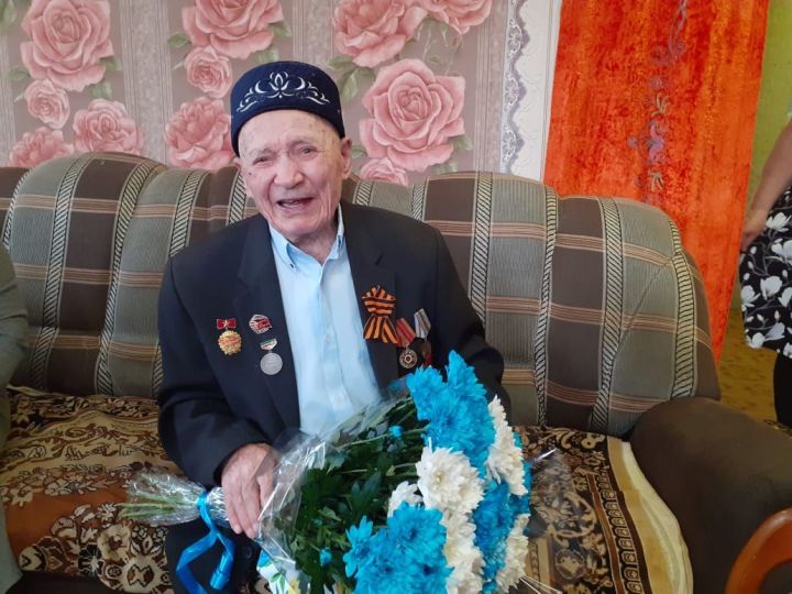 Аксар авылы  ветераны юбилеен билгели
