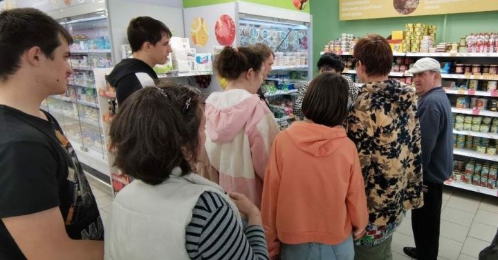 Зәйдә физик мөмкинлекләре чикләнгәннәрне көнкүреш шартларында яшәүгә өйрәтәләр