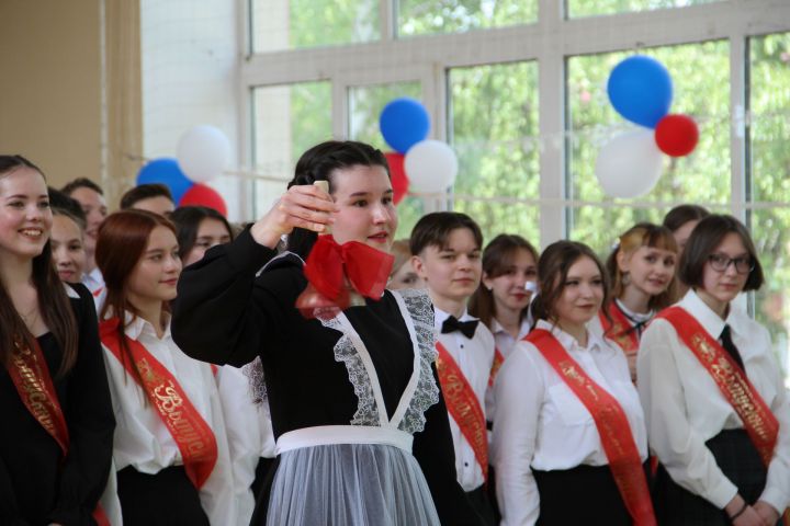 Зәй мәктәпләрендә соңгы кыңгырау чыңнары яңгырады