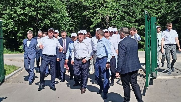 Заместитель Председателя Госсовета Татарстана Марат Ахметов принимает участие в Заинском зональном семинаре