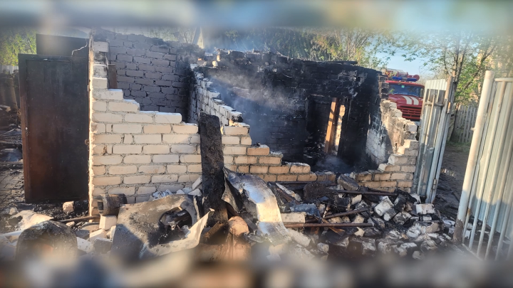 В садовом обществе произошел пожар