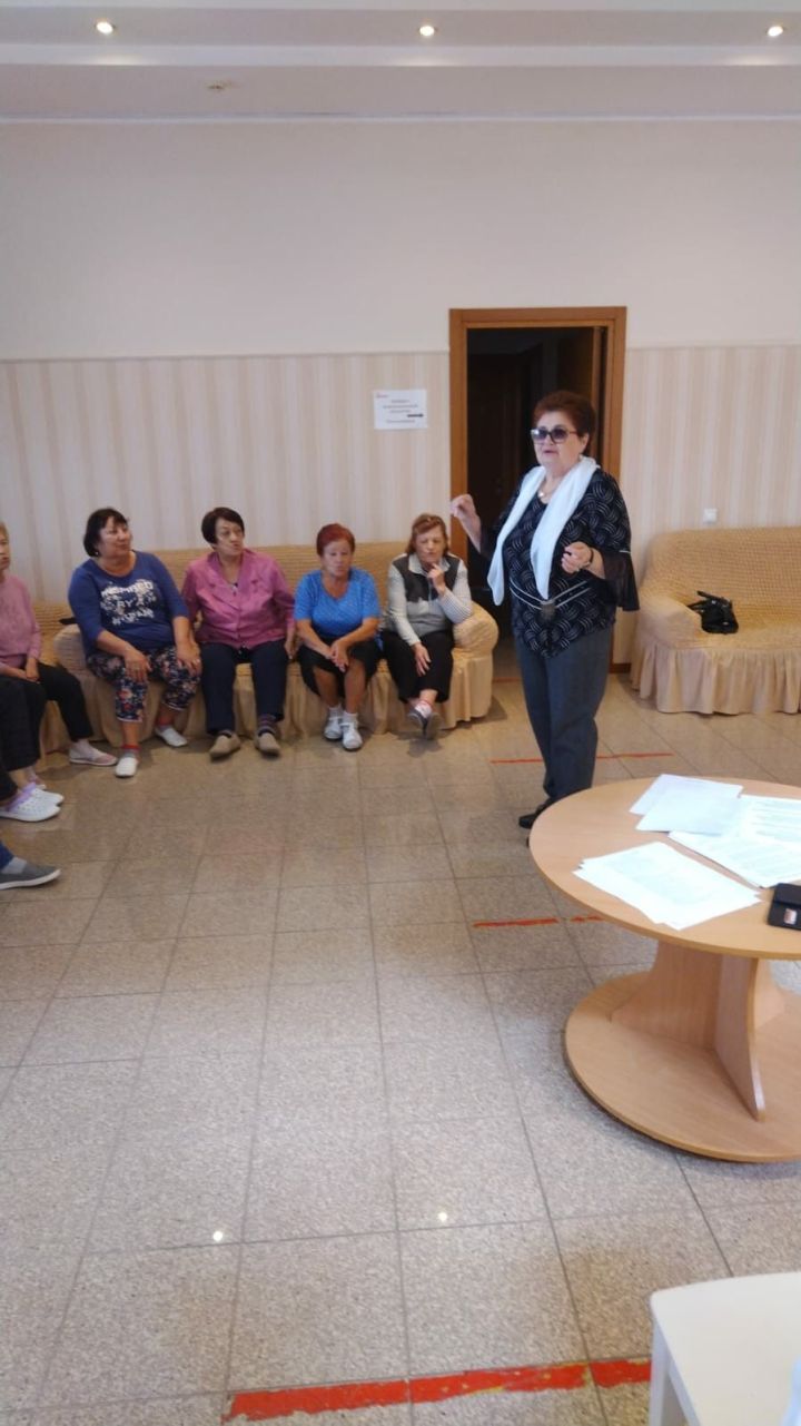 Зәйнең актив пенсионерлары хор белән җырларга өйрәнә