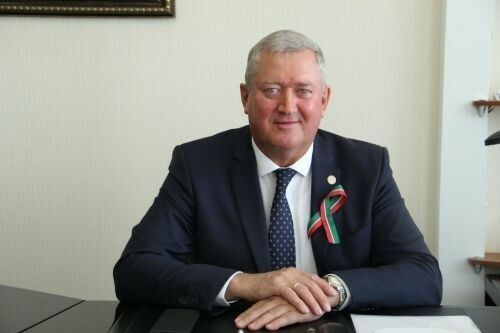 Рөстәм Миңнеханов Зәй районы башлыгын «Дуслык» ордены белән бүләкләде