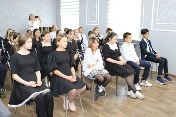 Школьники минутой молчания почтили память погибших в Беслане
