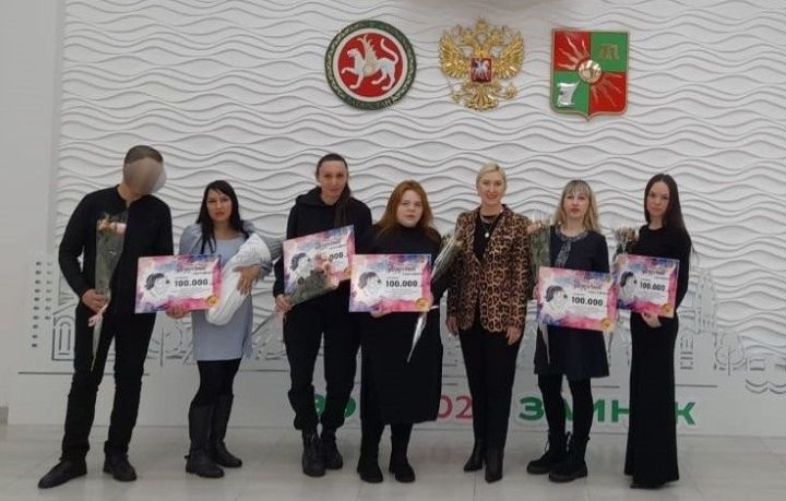 Зәйдә махсус хәрби операциядә катнашучылар гаиләсендә яңа туган балаларга сертификатлар тапшырылды