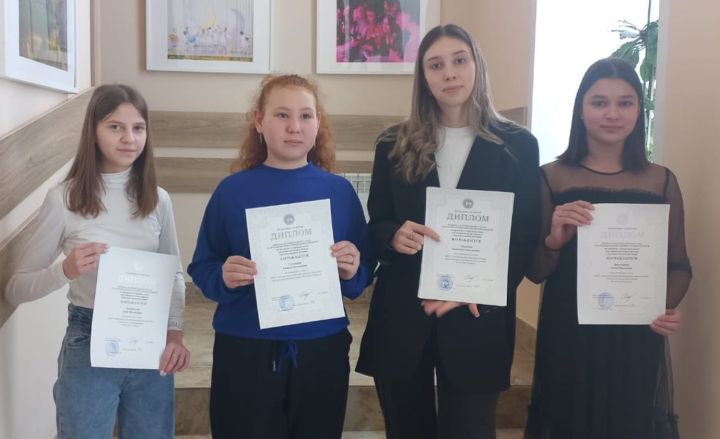 Заинские школьники стали призерами республиканской олимпиады по татарскому языку