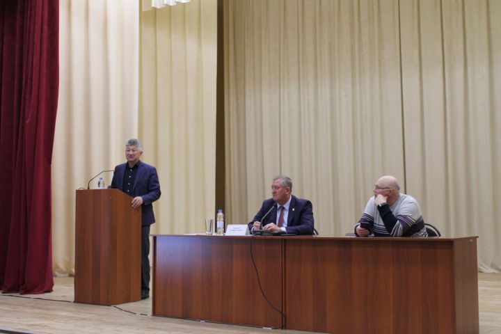 В Заинске продолжаются встречи с жителями микрорайонов