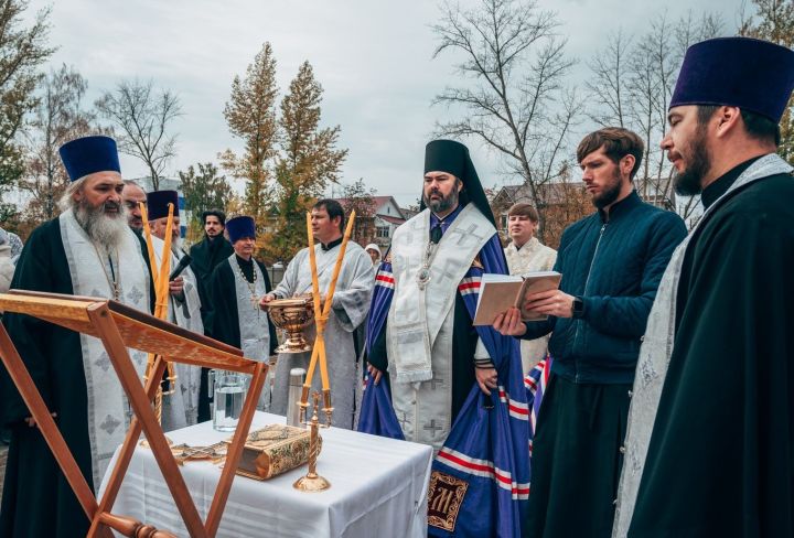 В день рождения Владимира Путина в Заинске заложили памятную капсулу в основание будущего храма