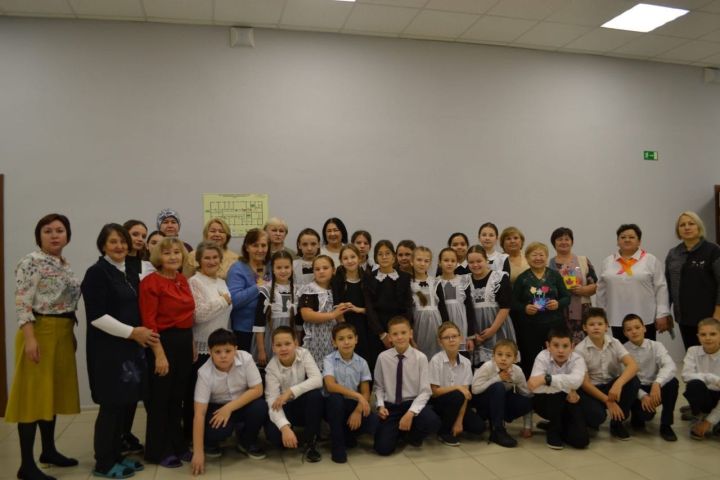 Иске Зәйдә маскировка челтәрләре үрүче хатын-кызларны хөрмәтләделәр