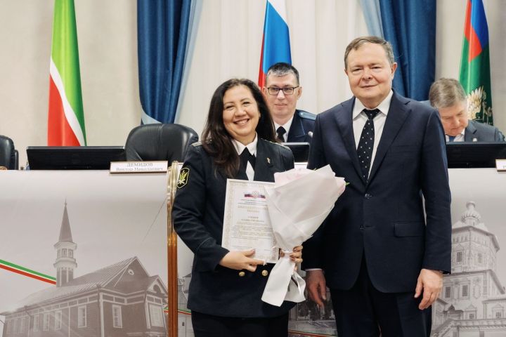 В Татарстане наградили сотрудницу Заинской службы судебных приставов