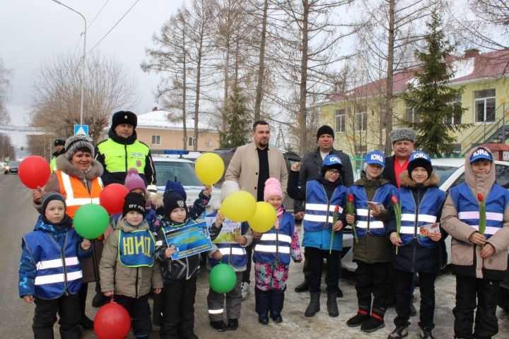 Зәйдә автоледилар лаләләр алдылар