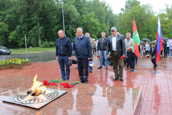 День памяти и скорби: заинцы отдали дань уважения участникам ВОВ