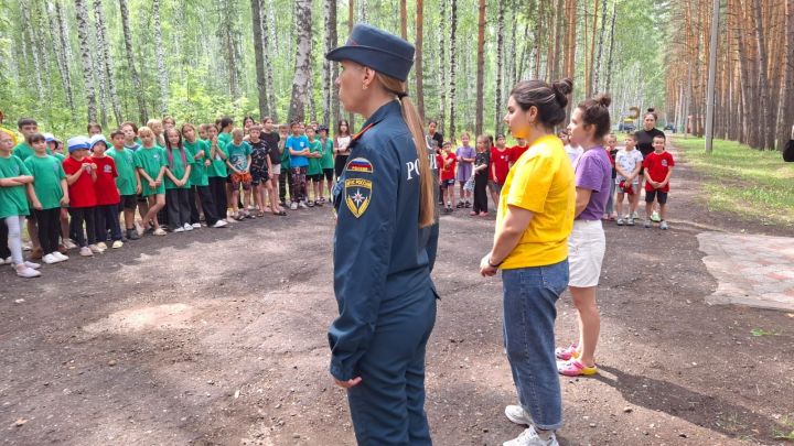 В детских лагерях Заинска прошли уроки по противопожарной безопасности