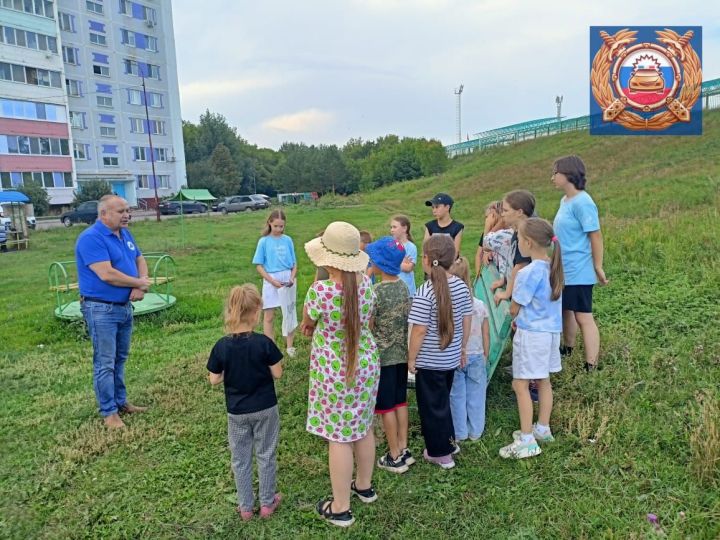 Студенческие отряды помогают заинским детям изучать ПДД