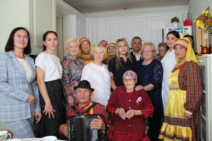 Гомер сукмагыннан — 100 ел