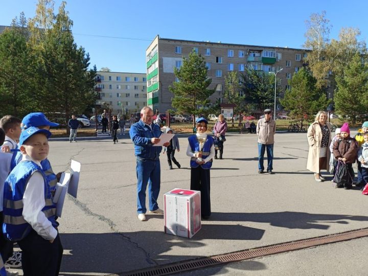 В Заинске чествовали победителей районного конкурса «Лучший отряд ЮИД»