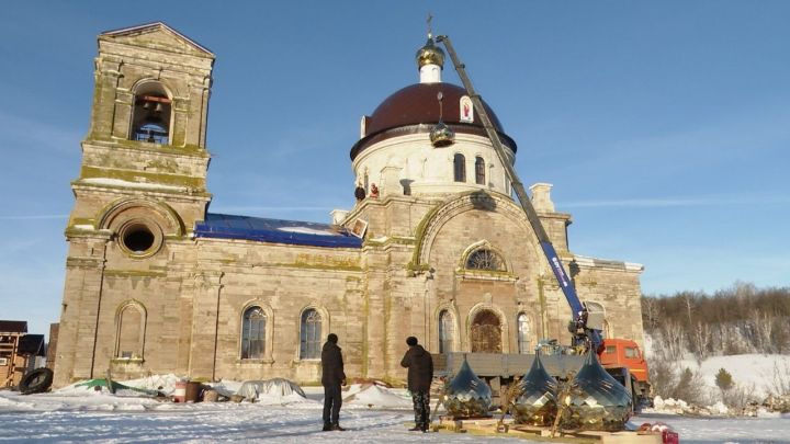 Олы Батрас авылындагы храмга  куполлар куелды