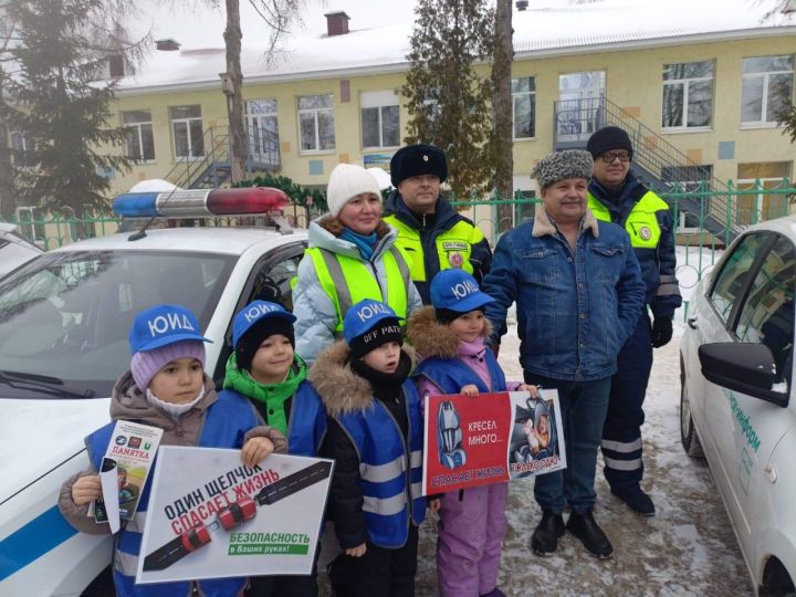 В Заинске провели акцию по детской дорожной безопасности