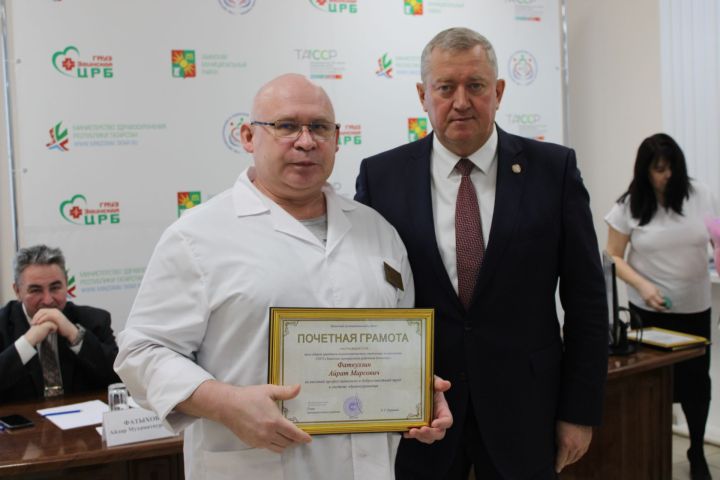 Зәй медицина хезмәткәрләре алдында төп бурыч – үлүчеләр санын киметү, профилактик тикшерүләрне йөз процент үткәрү