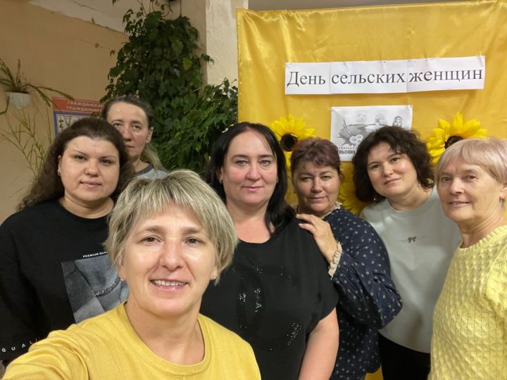 В селе Светлое Озеро Заинского района чествовали сельских тружениц