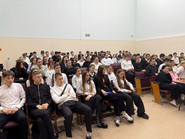Первокурсники Заинского политехнического колледжа узнали больше о поисковом движении