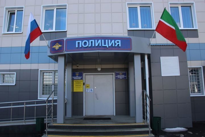 Зәйдә бер кешенең гаражына кереп,  махсус хәрби операция зонасына озатырга әзерләнгән товарны урлаганнар