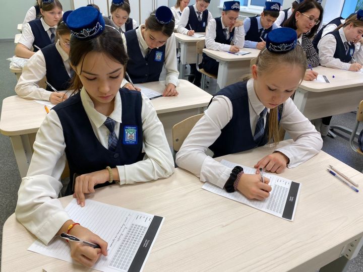 «Татарча диктант» безне берләштерә