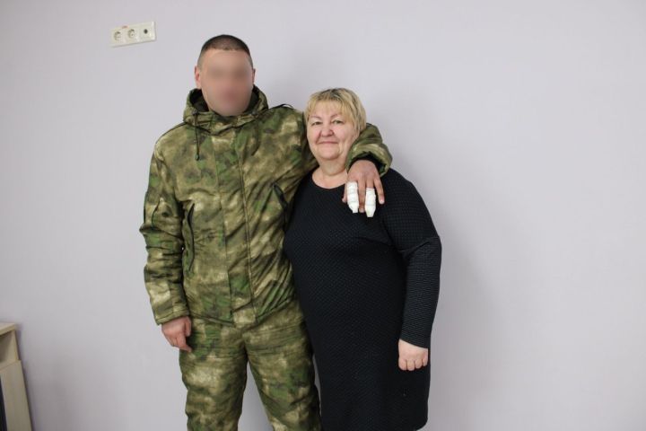 Аксарның хәрби егете: «Әниләрнең ышанычы безгә көч бирә»