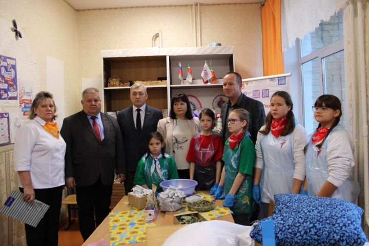 Киңәшле эш таркалмас