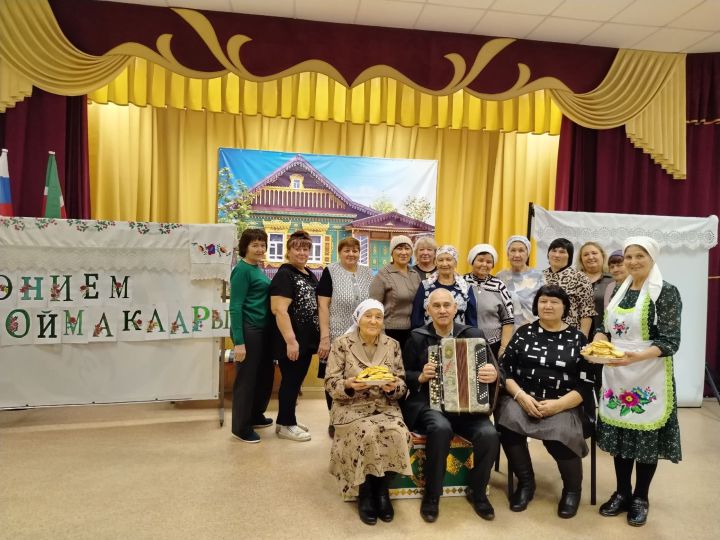Югарыпәнәчелеләр Әниләр көнендә коймаклар белән сыйланды
