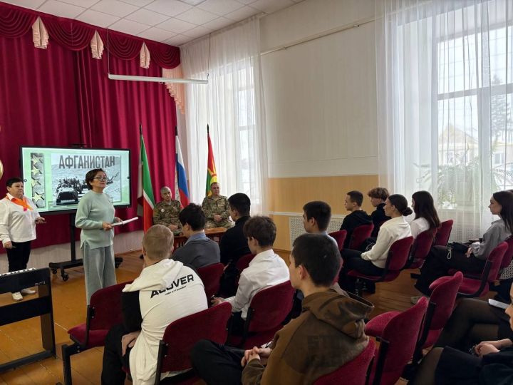 Зәйнең 1нче мәктәбендә батырлык дәресе узды
