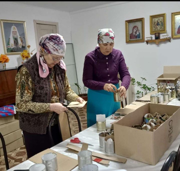 Окопные свечи и иконы отправляет бойцам  Крестовоздвиженская церковь Заинского района