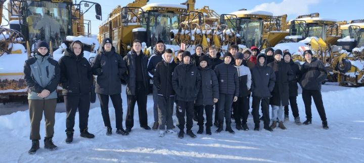 Шаг в будущее: экскурсия для студентов Заинского политехнического колледжа на АО «Агросила-Сервис»