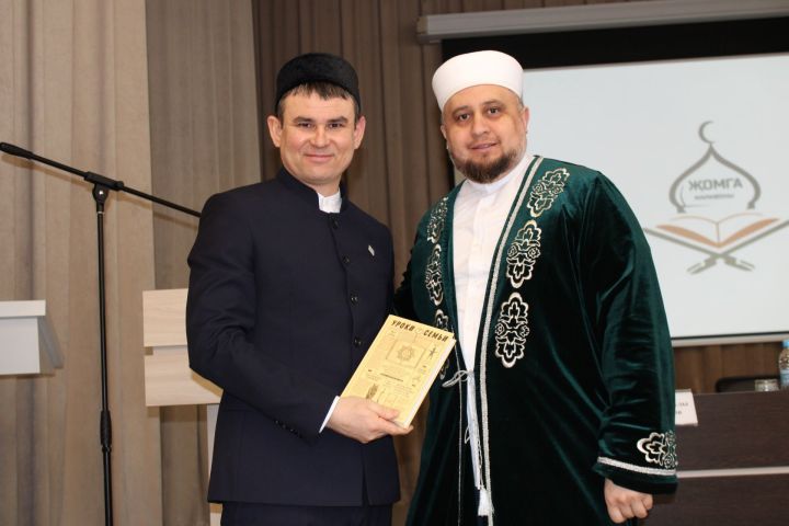 Имам мечети «Гаиля» Рустам хазрат Хайруллин преподал в Заинске урок семьи