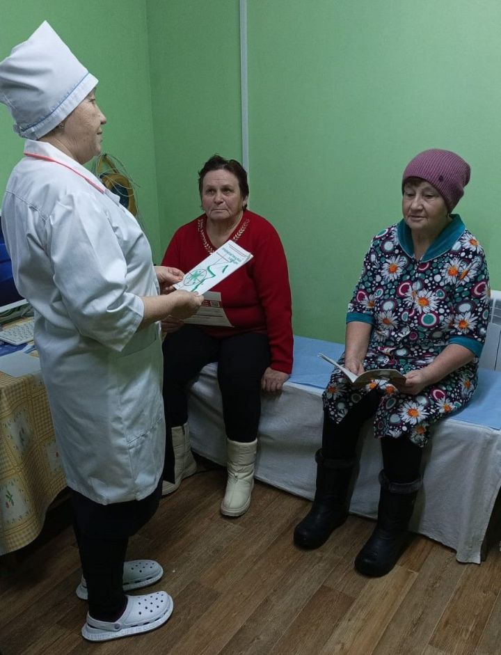 Фельдшер Зычебашского ФАПа разъяснила, как защититься от онкологии после 50 лет