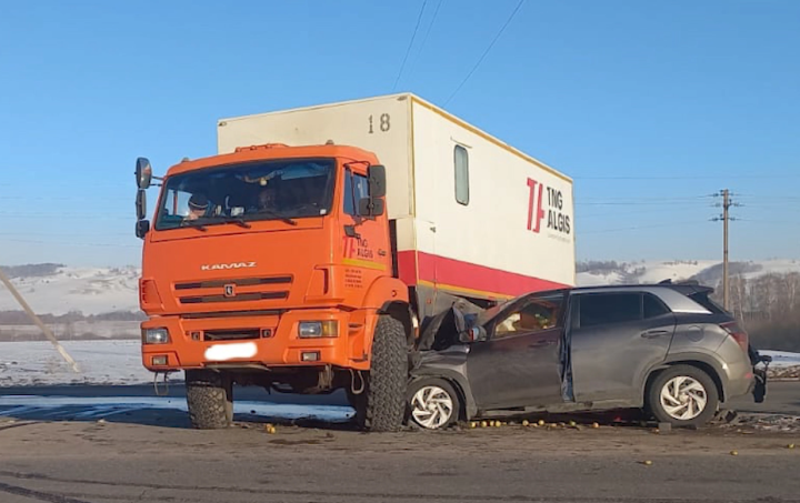 Невнимательность водителя привела к ДТП