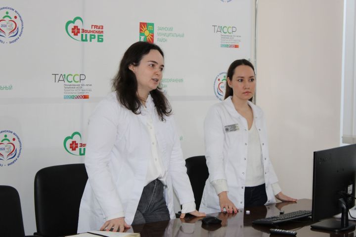 Студенты медицинского университета поделились опытом с заинскими школьниками