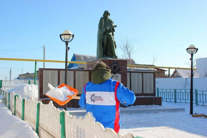 Российские студенческие отряды посетили Заинск в рамках патриотической акции «Снежный десант»