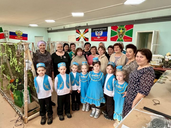 Воспитанники детсада «Алтынчеч» поддержали волонтеров Заинска