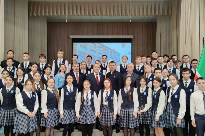 Мөһим мәсьәләләр турында сөйләшү